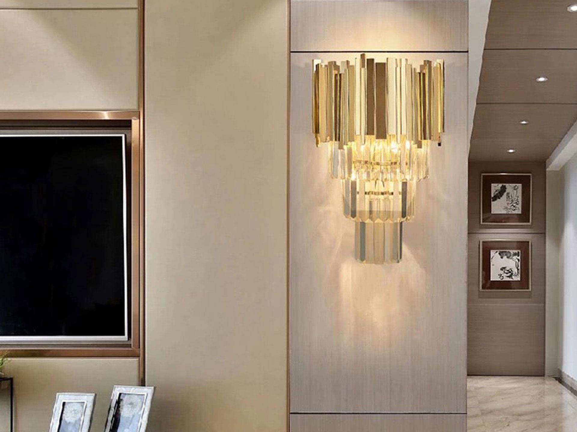 Luxury Elegant Design Design Crystal Stone Gold Painted Wall Sconce